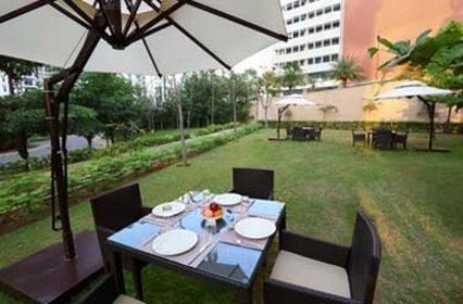 Crest Executive Suites, Whitefield Bangalore Restaurang bild
